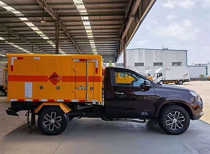 文县爆破器材运输车